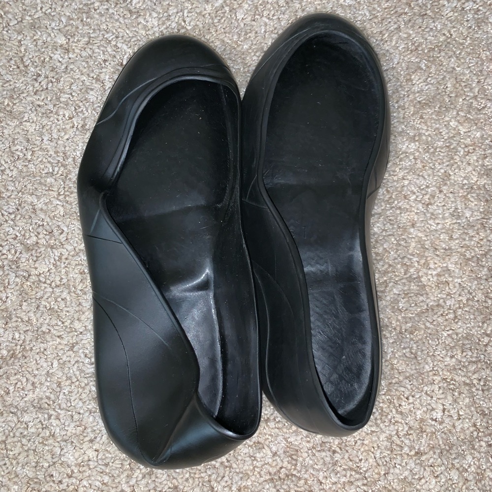 Overshoes 10/1 - Picture 3 of 5
